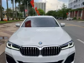 BMW 520i Msport trắng/đen sx 2022
