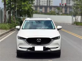 Màu trắng, đi 6 vạn km rất mới, bảo dưỡng full hãng