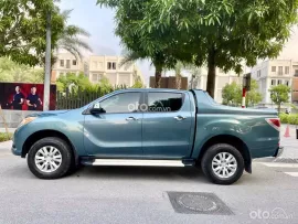 Bán xe Mazda BT sản xuất năm 2015 số tự động, tên tư nhân, chạy đúng 8 vạn xịn