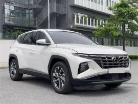 Một chủ cán bộ Huyndai sử dụng từ đầu biển Hà Nội