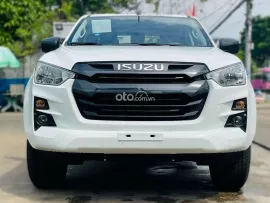 1.9 MT 4x4, xe mới 100% ưu đãi khủng kèm quà tặng