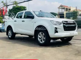 1.9 MT 4x4, xe mới 100% ưu đãi khủng kèm quà tặng