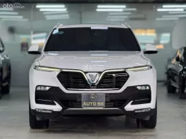 Xe 5 chỗ màu trắng nội thất nâu như mới