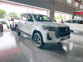 Toyota HILUX 2.4AT 4x2 - Giao ngay giá quá tốt!!!