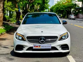 Xe đẹp như mới, trang bị full option hiện đại