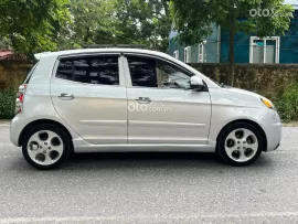 Xe chất, không đâm va ngập nước. Nội ngoại thất tươi trẻ. Lốp đẹp, đăng kiểm dài