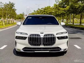 BMW 735i Pure Excellence 2023