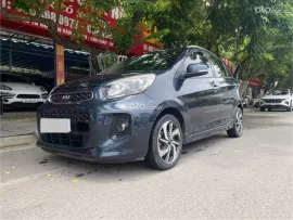 Xe gia đình đi giữ gìn. Không một ngày dịch vụ