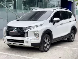 Xe gia đình 7 chỗ, trang bị an toàn hiện đại