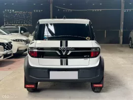 Xe lên rất rất nhiều đồ chơi
