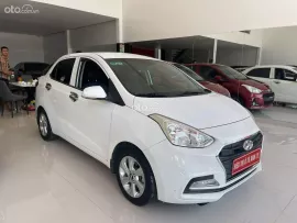 Sedan 5 chỗ số tự động, nổi tiếng lành bền, tiết kiệm