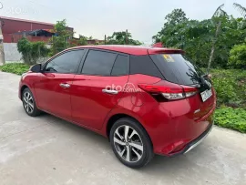 Yaris nhập khẩu màu đỏ 2018