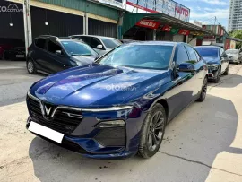 Một chủ mua hãng từ mới