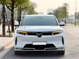 Một chủ từ mới