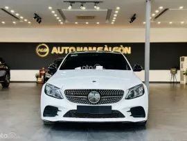 Xe sang trọng màu trắng nội thất đen