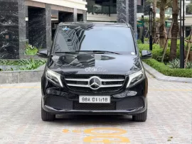 Xe màu đen nội thất nâu