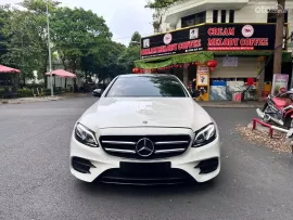 Xe trắng nội thất nâu