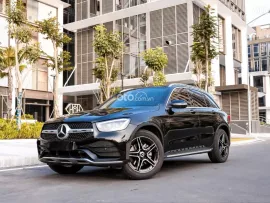 Model 2022, Xe màu đen nội thất kem