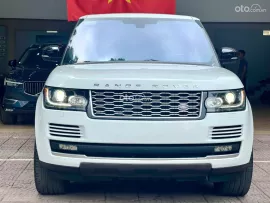 Xe màu trắng, nội thất da bò đỏ