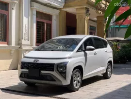 Hộp số tự động, không gian rộng rãi phù hợp gia đình