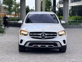 Xe trắng nội thất kem