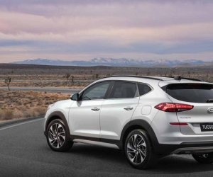 So sánh Hyundai Tucson 2019 mới và Hyundai Tucson 2018 cũ về đuôi xe a5