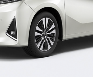 Đánh giá xe Toyota Alphard Luxury 2019: Thiết kế đèn sương mù hình tam giác lạ mắt 1