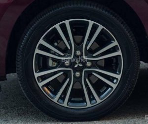 Đánh giá xe Mitsubishi Mirage 2019 CVT: Mâm bánh xe hợp kim 2 tông màu 1
