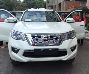 Ảnh chụp đầu xe Nissan Terra 2019 bản MT