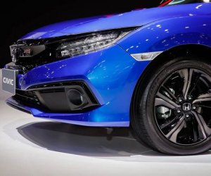 Đánh giá xe Honda Civic 1.5 RS 2019 về thiết kế đầu xe: Đèn pha.