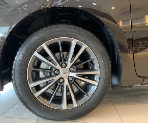 Đánh giá xe Toyota Corolla Altis 2019: Bộ mâm đa chấu 16 inch Đánh giá xe Toyota Corolla Altis 2019: Bộ mâm đa chấu 16 inch 1