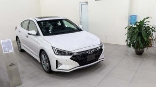 Đánh giá xe Hyundai Elantra 2019: Lột xác ngoại hình, tăng sức hấp dẫn