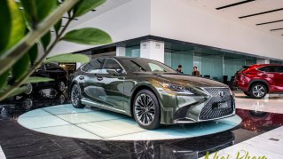 Đánh giá xe Lexus LS 500h 2020: 'Sang - Xịn - Mịn' như lâu đài thu nhỏ