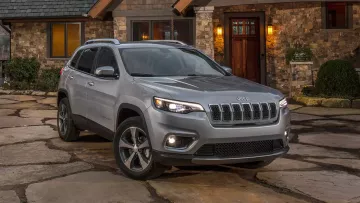 Giá xe Jeep Grand Cherokee L tăng thêm 200 triệu đồng