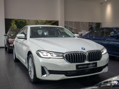 Mua bán BMW 520i cũ uy tín giá rẻ tháng 10/2023