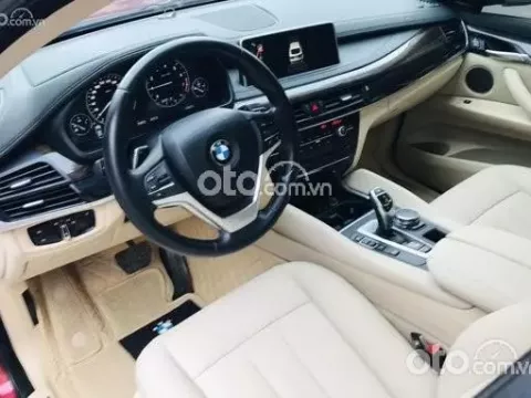 Khoang nội thất sang trọng với vật liệu ốp Aluminium độc quyền đi kèm da ghế Dakota 1