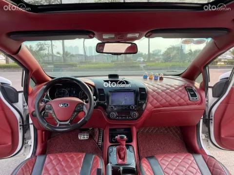 nội thất Kia Cerato 2017.