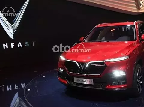 Giá xe VinFast LUX SA2.0 2019 hiện tại giá bao nhiêu?