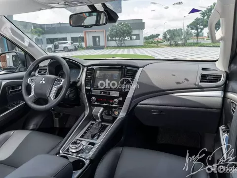Nội thất xe Mitsubishi Pajero Sport 2020 Nội thất xe Mitsubishi Pajero Sport 2020 1