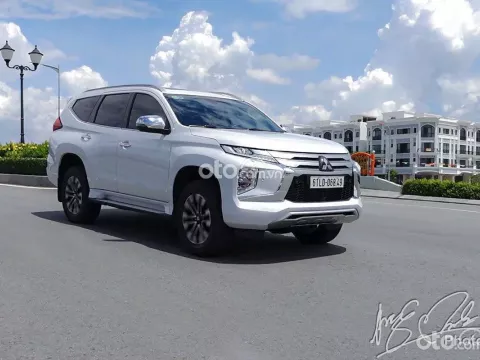 Giá xe Mitsubishi Pajero Sport 2020 Giá xe Mitsubishi Pajero Sport 2020 2