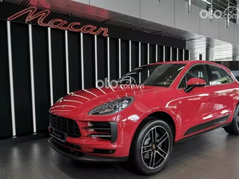 Porsche Macan.