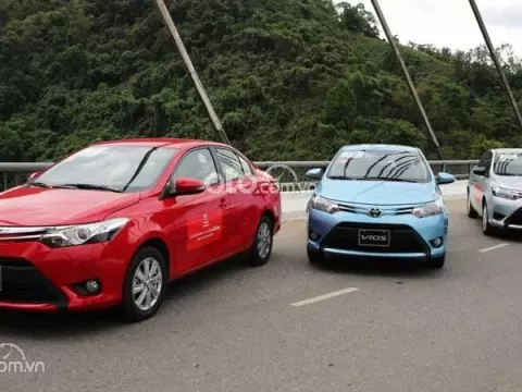 Giá xe Toyota cũ, mới hiện nay.