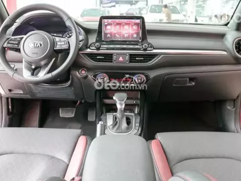 KIA Cerato là mẫu xe có giá bán hấp dẫn nhất phân khúc. 1