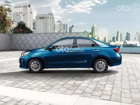 Thân xe Kia Soluto khá đơn giản 1