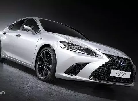 Lexus 250 F Sport có giá 2,64 tỷ đồng. 1