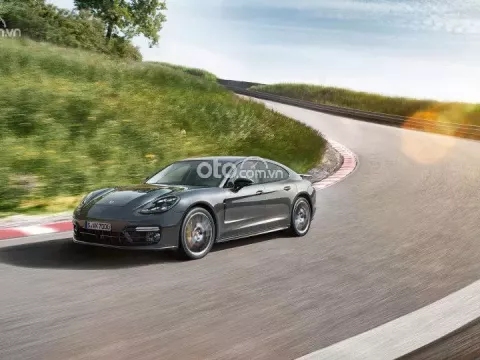 Giá xe Porsche Panamera