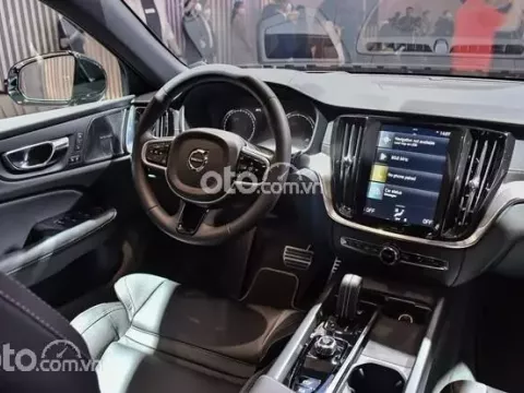 khoang cabin Volvo S60.