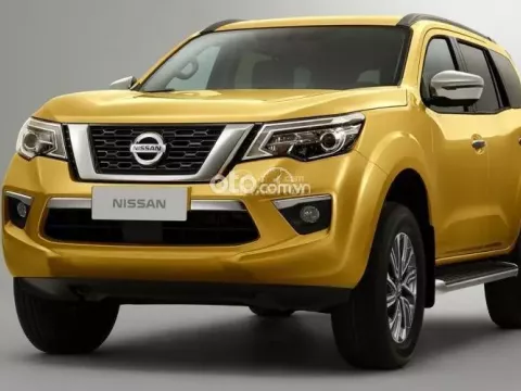 Ngoại hình xe Nissan Terra cũ đời 2018 .