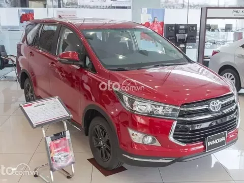 Giới thiệu xe Toyota Innova 2018 1
