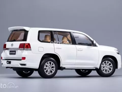 Xe nhập khẩu Mỹ, Trung Đông giá cao hơn tùy phiên bản 1